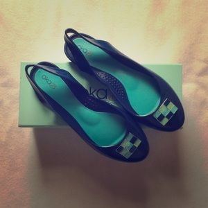 EUC Oka B Nashville sling back size 9